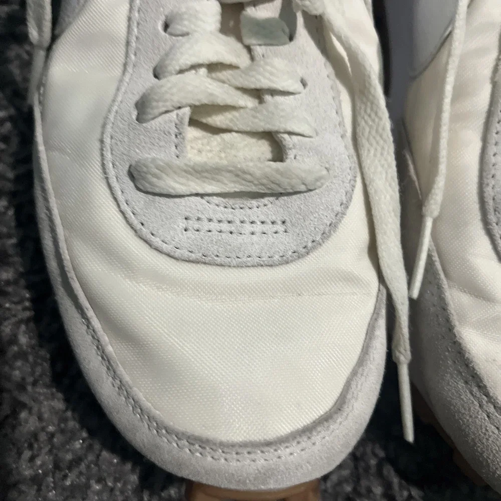 Nike Daybreak Sneaker Women US 7.5 White Pale Ivory Light Smoke Grey Retro Shoes - Picture 3 of 16